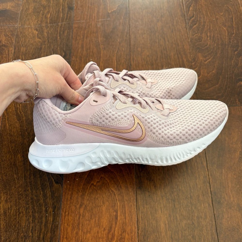 Nike Women's Renew Run 2 New Light Pink